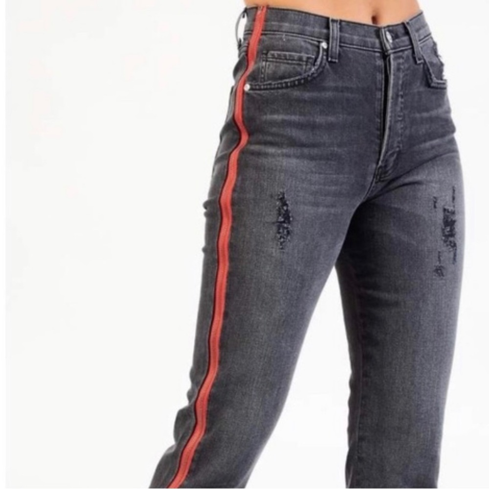 Revice jeans with red zipper